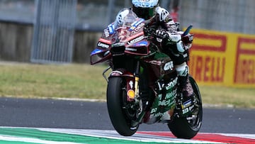 Ducati Lenovo Team's Italian MotoGP rider Francesco Bagnaia steers his motorbike during the Italian Moto GP Grand Prix at Mugello circuit, in Mugello, near Florence, on June 22, 2025. (Photo by Tiziana FABI / AFP)
