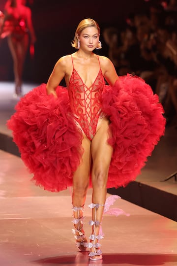 Gigi Hadid durante el desfile de Victoria's Secret Fashion Show en Brooklyn.