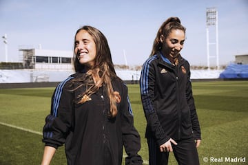 El Real Madrid junto a Adidas han presentado la que será la indumentaria para la temporada que viene. "Está diseñada para reflejar el espíritu y el sentido de unidad del club con sus aficionados bajo el lema This is grandeza, e incluye referencias al estadio Santiago Bernabéu", según explica el propio club blanco. 