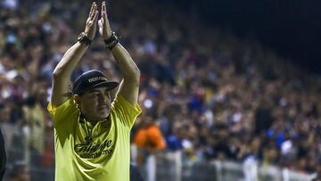 Maradona elogia el debut del 'Tata' Martino al frente del Tri