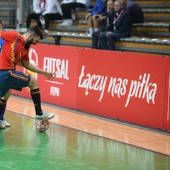 España cumple el guion