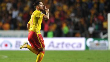 La pillería de Diego Valdés en su golazo de tiro libre