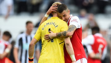 Arsenal dio un golpe de autoridad gan¨¢ndole a Newcastle en el St. James¡¯ Park, dejando en claro que no dar¨¢n por perdida la Premier League.