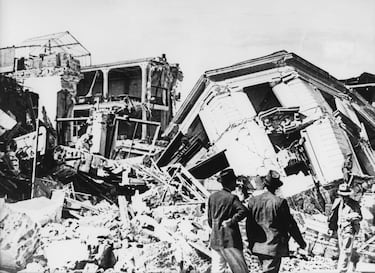 El 24 de enero de 1939, un devastador terremoto sacudió Chillán, Chile, con una magnitud de 8,3.
La ciudad quedó prácticamente destruida, con más de 24.000 víctimas mortales.