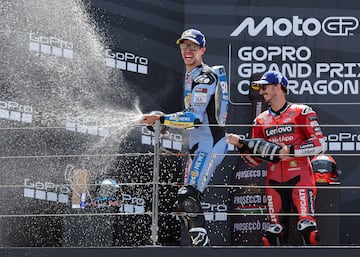 Álex Márquez en el podio del Gran Premio de Aragón de MotoGP.