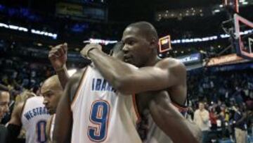 Ibaka se cuela en el 'top 10' con un mate sobre Dalembert