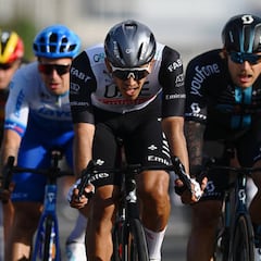 Colombia brilla en el UAE Tour: Molano gana la etapa 4