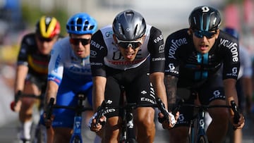Colombia brilla en el UAE Tour: Molano gana la etapa 4