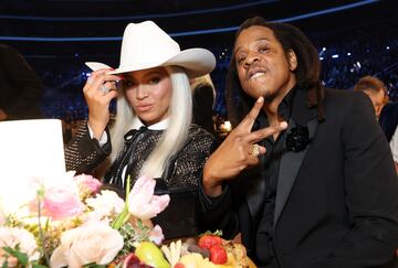 Beyoncé y Jay-Z asisten a la 66.ª edición de los premios GRAMMY en el Crypto.com Arena el 4 de febrero de 2024 en Los Ángeles, California.