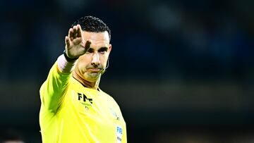 Referee Cesar Arturo Ramos during the 14th round match between Pumas UNAM and Cruz Azul as part of the Liga BBVA MX, Torneo Apertura 2024 at Olimpico Universitario Stadium on October 26, 2024 in Mexico City, Mexico.