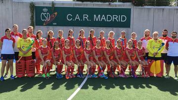 Adrian Lock presenta la lista de 18 convocadas para el Europeo