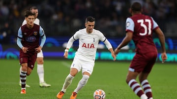 Perth (Australia), 18/07/2023.- Giovani Lo Celso (C) of Tottenham Hotspur in action during the pre-season soccer match between West Ham United and the Tottenham Hotspurs at Optus Stadium in Perth, Australia, 18 July 2023. EFE/EPA/RICHARD WAINWRIGHT NO ARCHIVING, EDITORIAL USE ONLY AUSTRALIA AND NEW ZEALAND OUT
