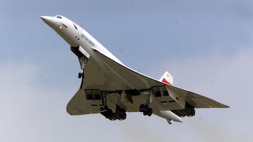 392005 01: A British Airways Concorde takes off from Heathrow airport July 17, 2001 in London, United Kingdom. The flight is the first for the fleet of planes since the Air France crash in summer 2000, where 113 people died. The Concorde, flown by Chief Pilot Captain Mike Bannister, is scheduled for a three hour flight over over the Atlantic. (Photo by Hugh Thomas/BWP Media/Getty Images)