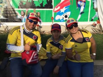 Hinchas colombianos y argentinos se reúnen en Viña del Mar para el partido de los cuartos de final.