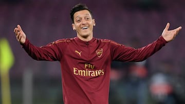 Arsenal's Mesut Özil takes online revenge on trolling Spurs fan