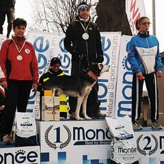 Olga Álvarez, campeona del mundo en canicross damas de perros nórdicos sobre tierra