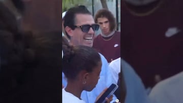 Reaparece Enrique Peña Nieto disfrutando trucos de magia