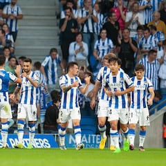 Los perfiles que podrían encajar en la Real tras el adiós de David Silva