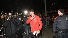 Diego Costa, en la llegada ayer del Atl&eacute;tico de Madrid a Lleida para el partido de ida de octavos de la Copa del Rey. 