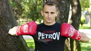 Petr Petrov posa para un reportaje para el Diario AS antes de su pelea con Maidana.