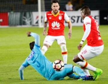 Santa Fe gana en su casa y deleita a su público con goles