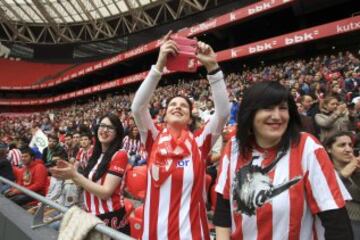 Espectacular apoyo de la afición al Athletic Club