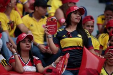 Pasión y belleza: Las hinchas se toman el Metropolitano
