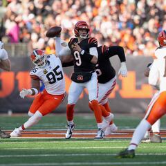 Myles Garrett smashes NFL record with the most sacks in a single season