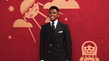 Samuel Eto’o visitó a la Selección de Costa Rica en su gira por Corea del Sur