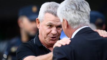 Javier Aguirre head coach of Mallorca and Carlo Ancelotti head coach of Real Madrid talk prior the La Liga Santander match between Real Madrid CF and RCD Mallorca at Estadio Santiago Bernabeu on September 11, 2022 in Madrid, Spain. (Photo by Jose Breton/Pics Action/NurPhoto via Getty Images)