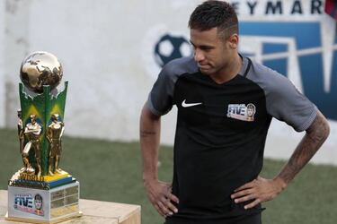 Neymar sees Cristiano as the next Ballon d'Or winner