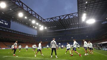 Los jugadores de la Selecci&oacute;n se entrenan en San Siro, el gran escenario del partido de esta noche contra Italia.