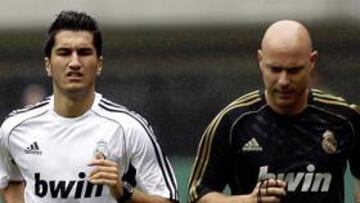 Sahin entrenando en China, durante la gira asiática del Real Madrid.