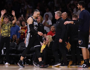 El puño de acero de los Lakers