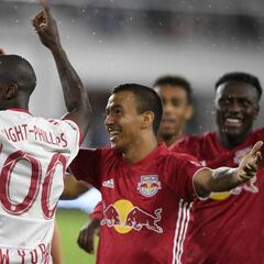 Bradley Wright-Phillips llega a 100 goles en MLS ante DC United