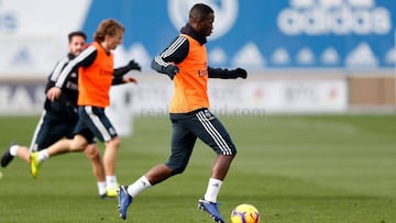 Vinicius durante el entrenamiento en Valdebebas.