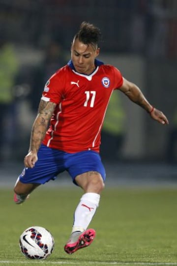 Eduardo Vargas mantuvo su valor en 6 millones de euros. Napoli en todo caso, espera más en caso de una venta.