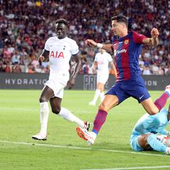 Davinson se destaca en el Gamper: Buen partido ante Barcelona