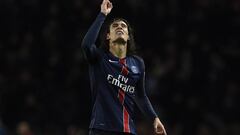 Paris Saint-Germain&#039;s Uruguayan forward Edinson Cavani celebrates after scoring a goal  during the Champions League round of 16 first leg football match between Paris Saint-Germain (PSG) and Chelsea FC on February 16, 2016, in Paris.  