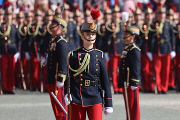 La Princesa Leonor durante la jura de bandera en el Patio de Armas de la Academia General Militar de Zaragoza.