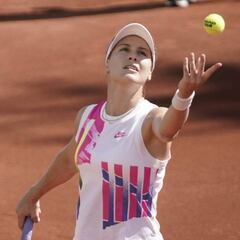 Bouchard tumba a Badosa para volver a una final tras 4 años