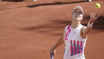 Bouchard tumba a Badosa para volver a una final tras 4 a?os