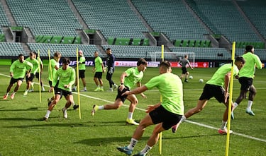 Entrenamiento del Real Betis - Estadio de Breslavia, en Polonia.
