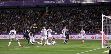 1-3. Karim Benzema marcó el tercer tanto.