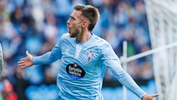 Óscar Mingueza, jugador del Celta, celebra el tanto anotado contra el Sevilla en el encuentro de la 35ª jornada de LaLiga EA Sports disputado en Balaídos.