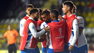 Católica presenta a su nuevo arquero, que al mismo tiempo publica este mensaje en redes