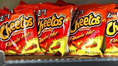 La propuesta que busca prohibir los Cheetos Flamin’ Hot y otros snacks en escuelas de California