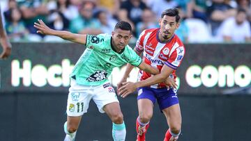 (L-R), Elias Hernandez of Leon and Ricardo Chavez of San Luis during the game Leon vs Atletico San Luis, corresponding to Round 10 of the Torneo Clausura 2023 of the Liga BBVA MX, at Nou Camp Stadium, on March 04, 2023.
<br><br>
(I-D), Elias Hernandez de Leon y Ricardo Chavez de San Luis durante el partido Leon vs Atletico San Luis, Correspondiente a la Jornada 10 del Torneo Clausura 2023 de la Liga BBVA MX, en el Estadio Nou Camp, el 04 de Marzo de 2023.