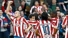 Forlán sonroja a Aguirre y Lotina