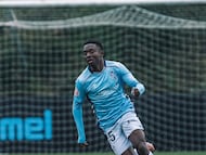 Aldrine Kibet durante un partido con el Celta Juvenil.